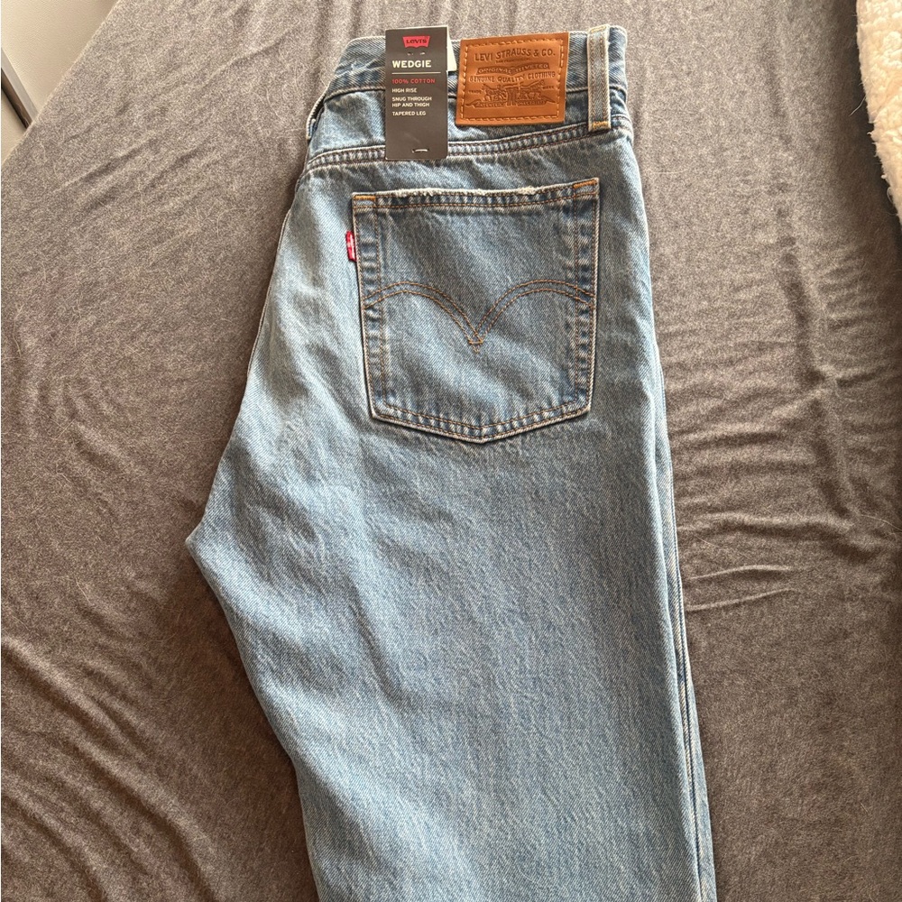 Levi's Wedgie Straight Women's Jeans - Calling All Blues